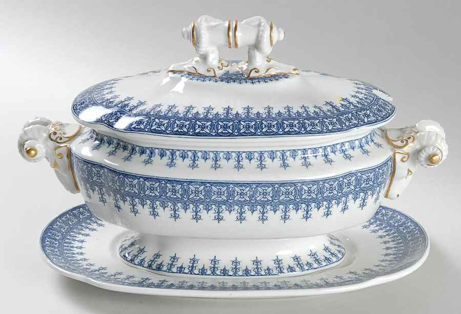W2088 (No Trim) Sauce Boat & Lid with Underplate by Royal Worcester-1