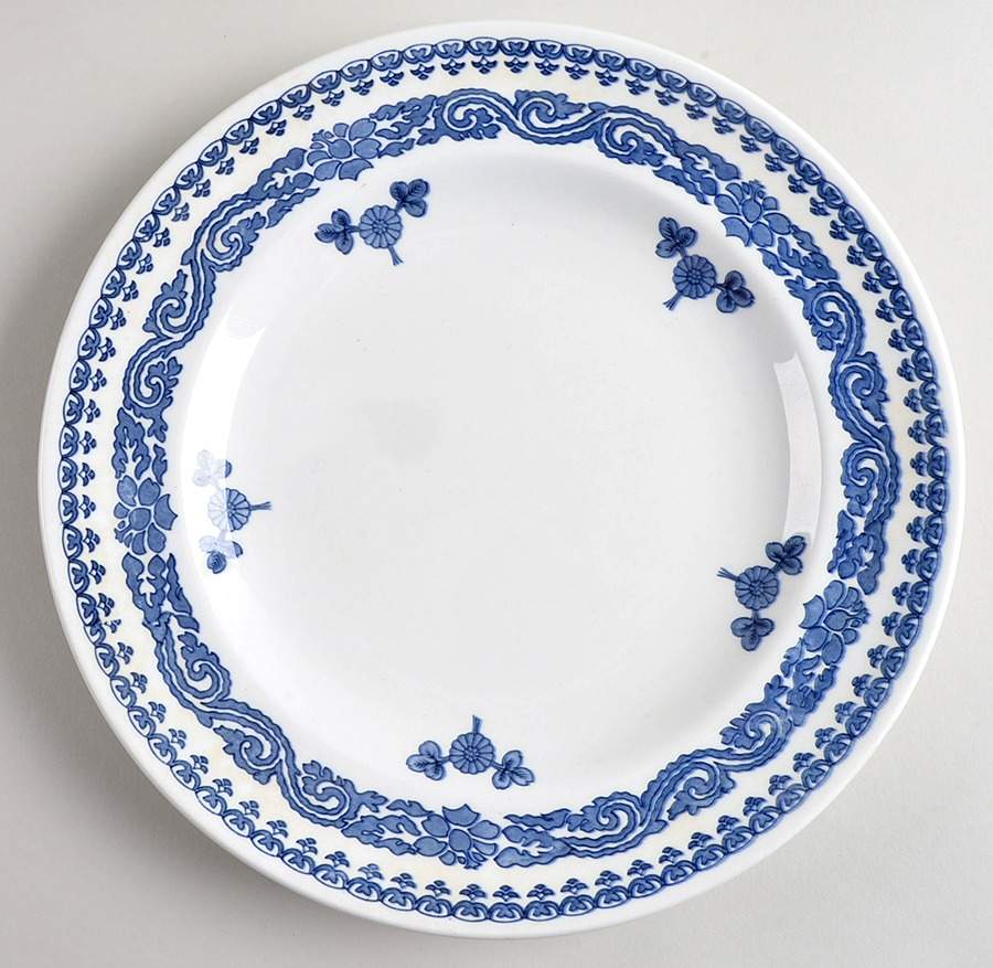 W4857 Dinner Plate by Royal Worcester-1