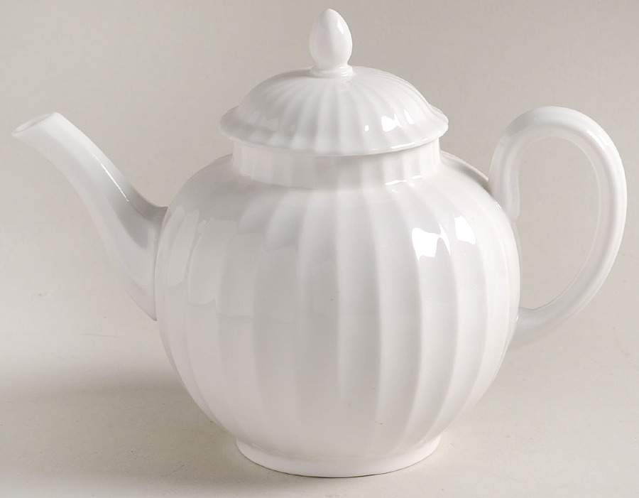 Warmstry White Mini Teapot & Lid by Royal Worcester-1