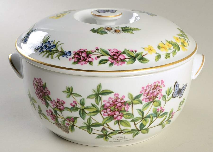Worcester Herbs (Gold Trim) 2.5 Qt Round Covered Casserole by Royal Worcester-1