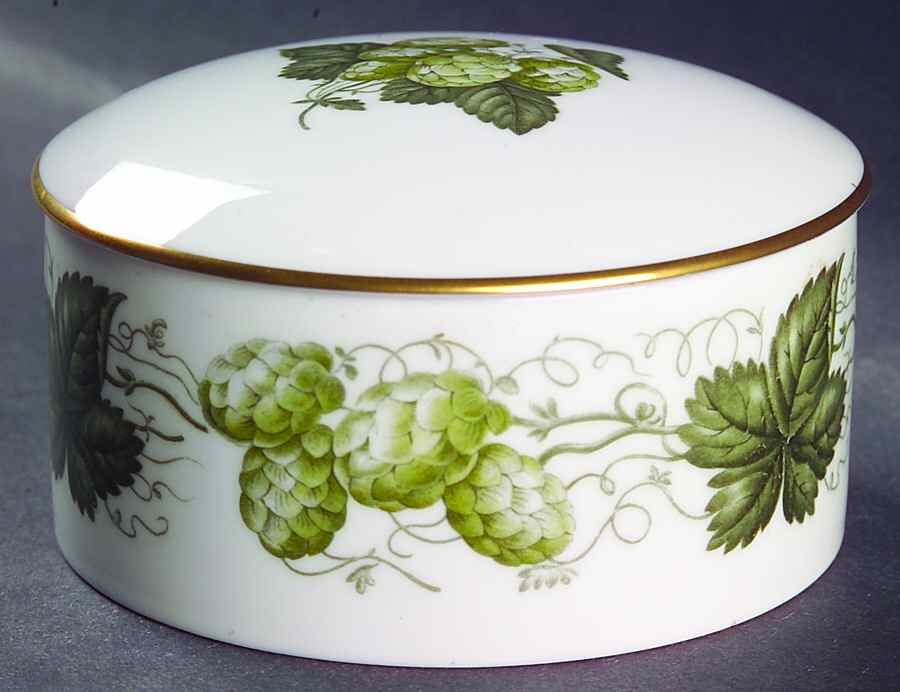 The Worcester Hop Round Box & Lid by Royal Worcester-1