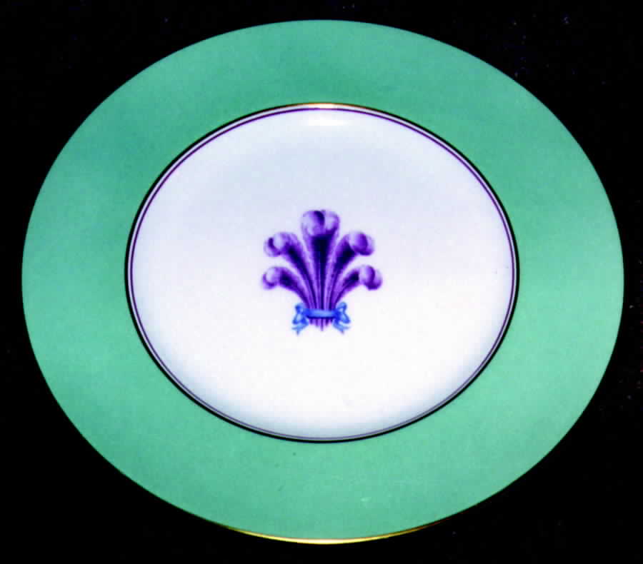 Z2177 Dinner Plate by Royal Worcester-1