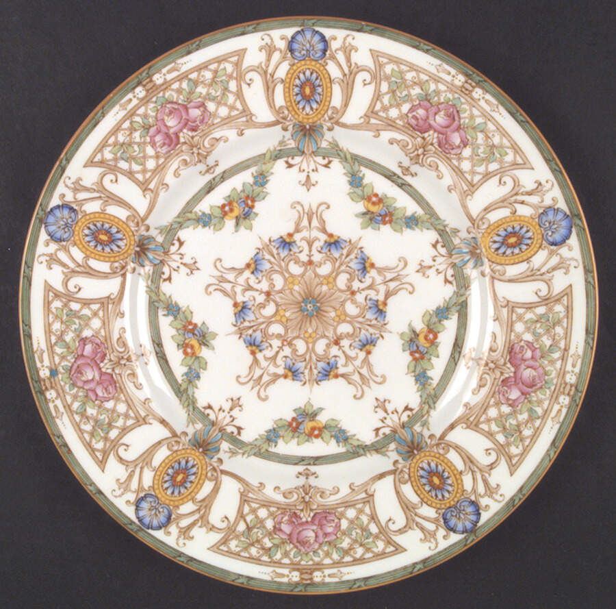 Z697-1 Dinner Plate by Royal Worcester-1