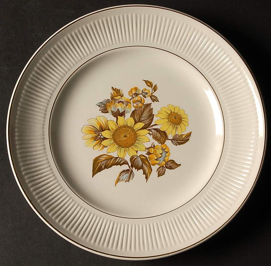 Sunflower Luncheon Plate by Royal Warwick-1