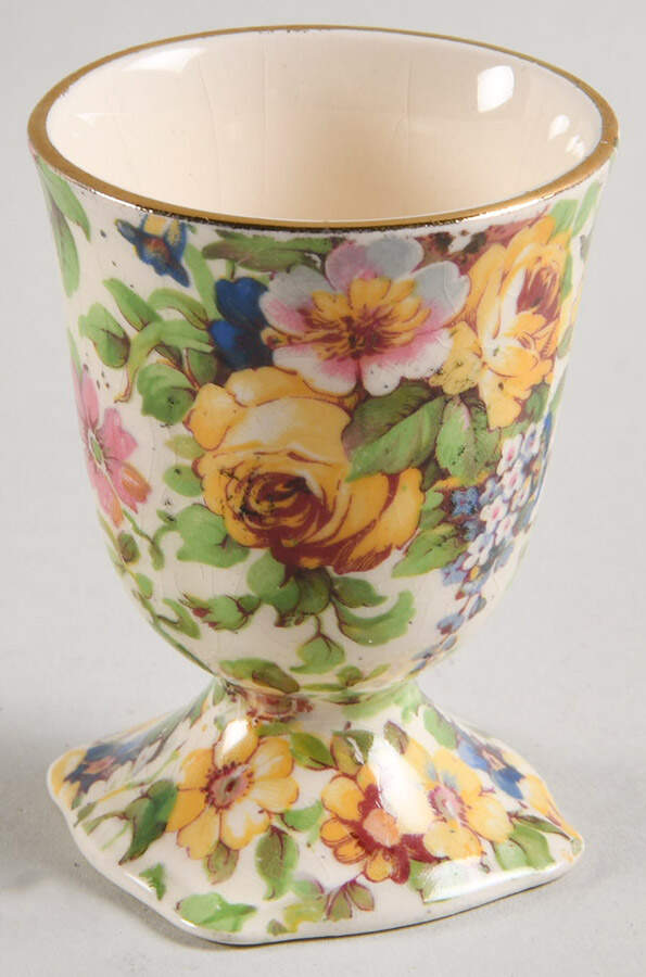Bedale (Gold Trim) Square Footed Single Egg Cup by Royal Winton-1