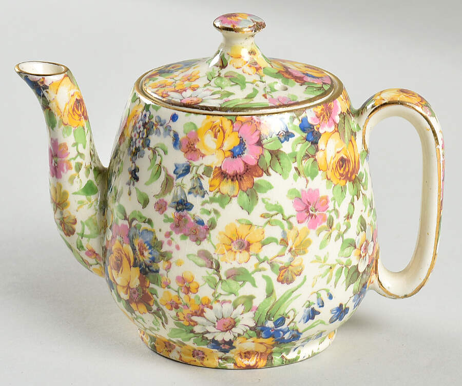 Bedale (Gold Trim) Individual Breakfast Set Teapot & Lid by Royal Winton-1
