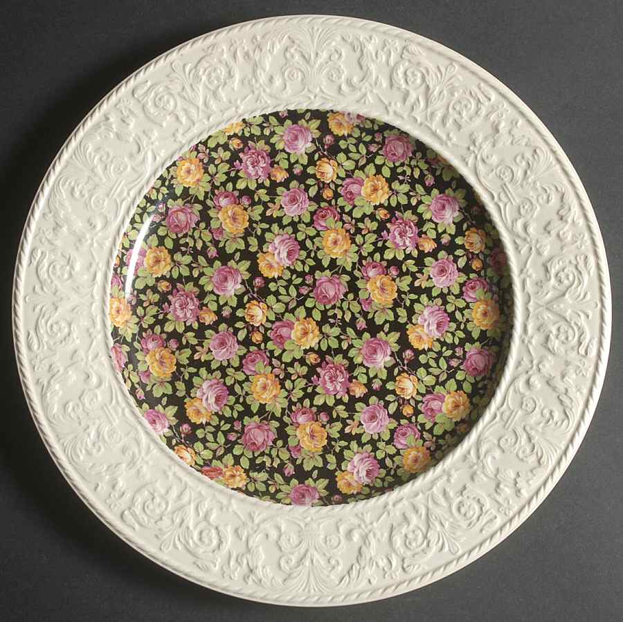 Beeston Dinner Plate wWedgwood Border by Royal Winton-1