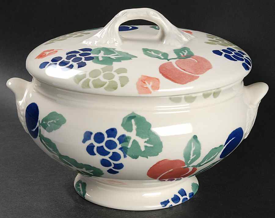 Bordeaux Round Covered Vegetable by Royal Winton-1