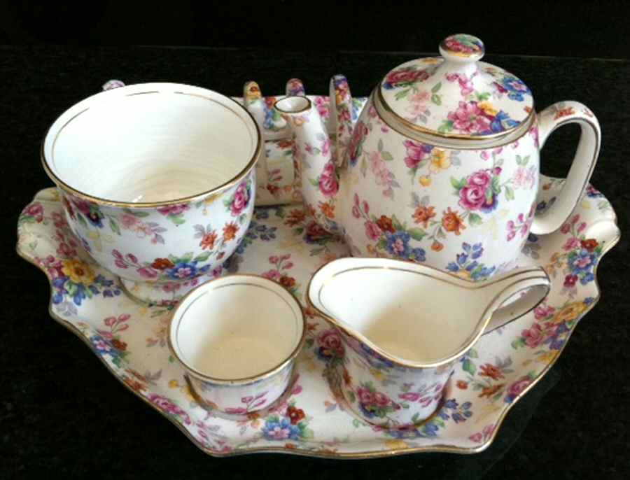 Cotswold 6-Piece Breakfast Set (Footed Cup) by Royal Winton-1
