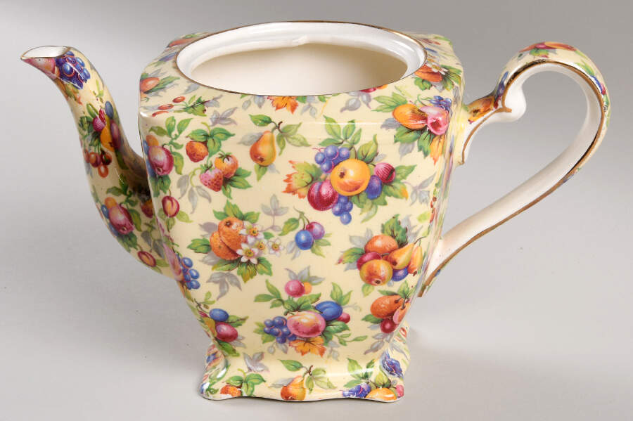 Evesham Ascot Teapot No Lid by Royal Winton-1