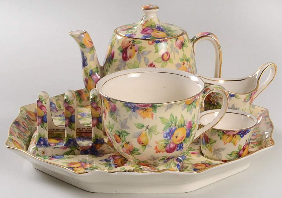 Evesham 6-Piece Breakfast Set (Footed Cup) by Royal Winton-1