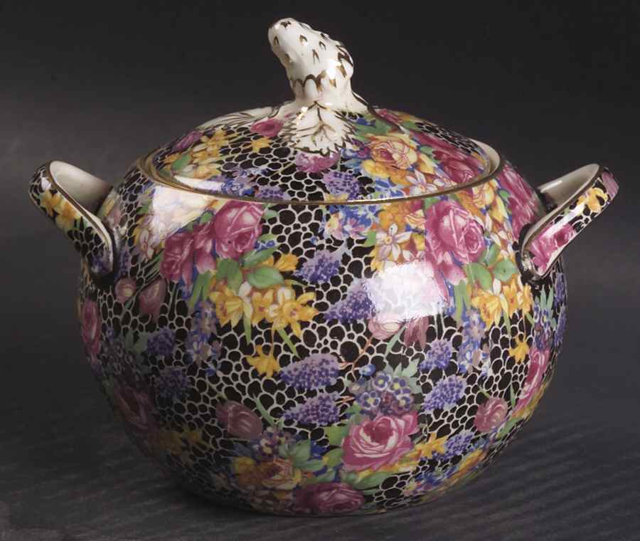 Hazel Elite Sugar Bowl & Lid by Royal Winton-1