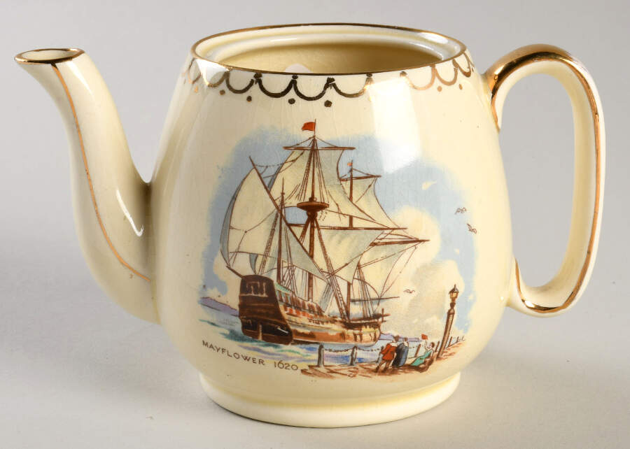 Hearts of Oak Individual Teapot No Lid by Royal Winton-1