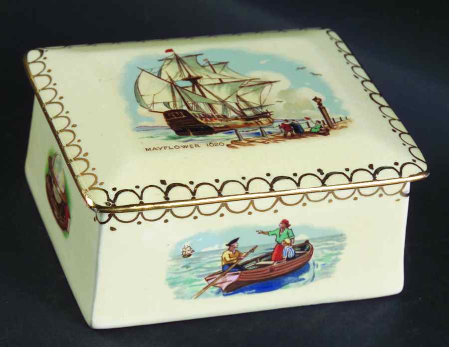 Hearts of Oak Trinket Box & Lid by Royal Winton-1