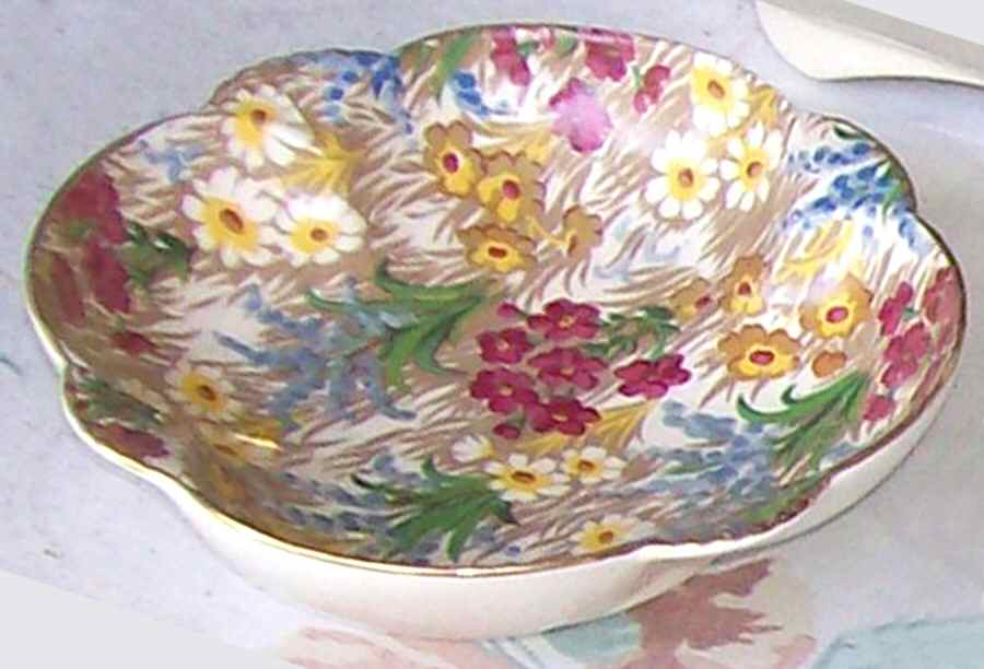 Marguerite (Gold Trim) Bon Bon by Royal Winton-1