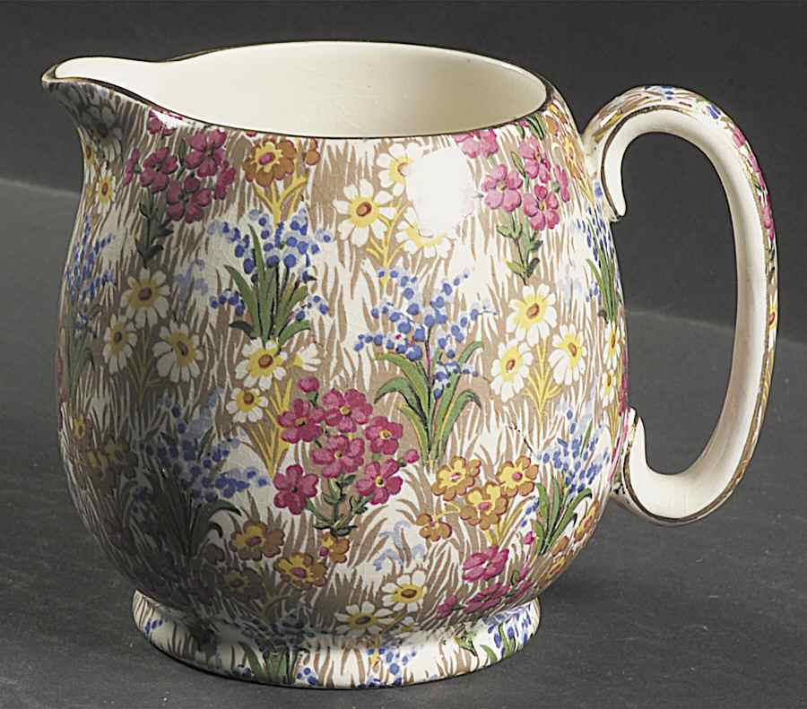 Marguerite (Gold Trim) 32 Oz Jug by Royal Winton-1