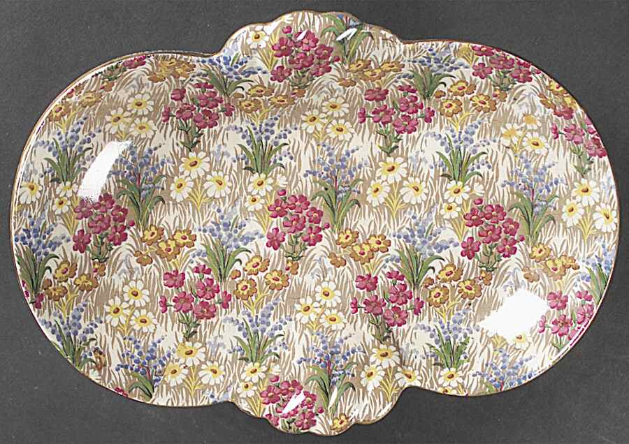 Marguerite (Gold Trim) 10" Oval Scalloped Bowl by Royal Winton-1