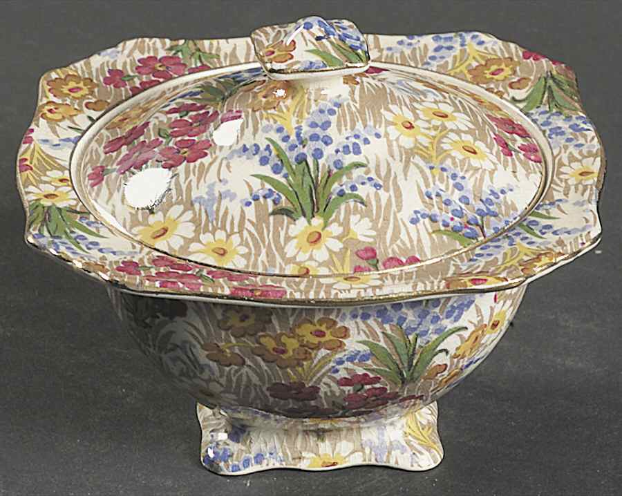 Marguerite (Gold Trim) Ascot Sugar Bowl & Lid by Royal Winton-1