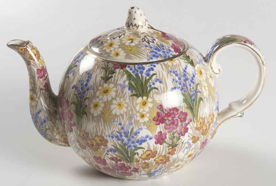 Marguerite (Gold Trim) 3 Cup Elite Teapot & Lid by Royal Winton-1