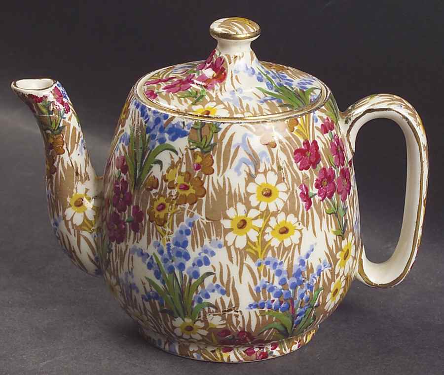 Marguerite (Gold Trim) Individual Breakfast Set Teapot & Lid by Royal Winton-1