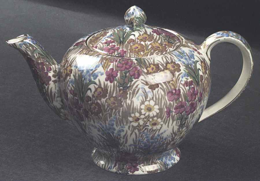 Marguerite (Gold Trim) Mini Teapot & Lid by Royal Winton-1
