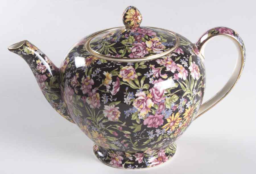 Nantwich Albans Tea Pot & Lid by Royal Winton-1