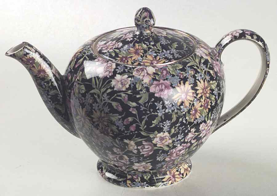 Nantwich 4 Cup Albans Teapot & Lid by Royal Winton-1