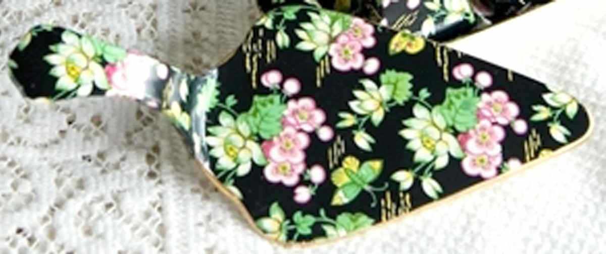 Orient Solid Ceramic Pie/Cake Server by Royal Winton-1