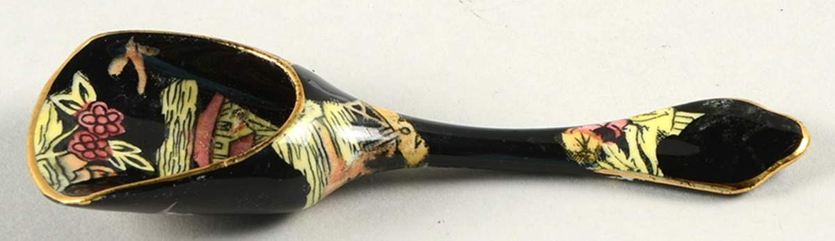 Pekin Black (Gold Trim) Nut Scoop by Royal Winton-1