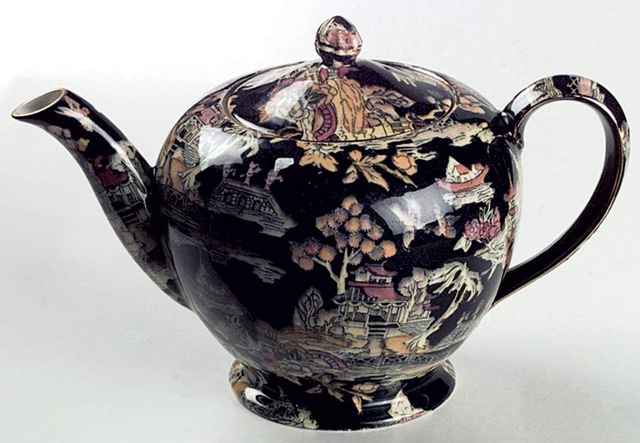 Pekin Black (Gold Trim) Albans Tea Pot & Lid by Royal Winton-1