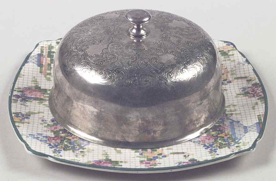 Pelham Round Covered Butter & Metal Lid by Royal Winton-1