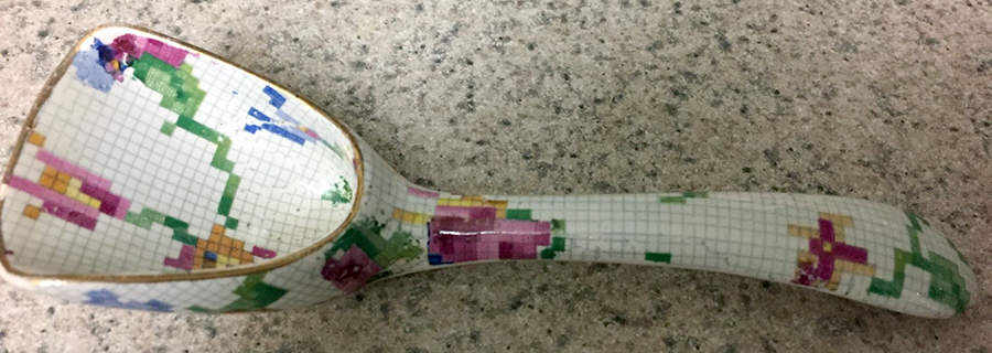 Queen Anne Nut Scoop by Royal Winton-1