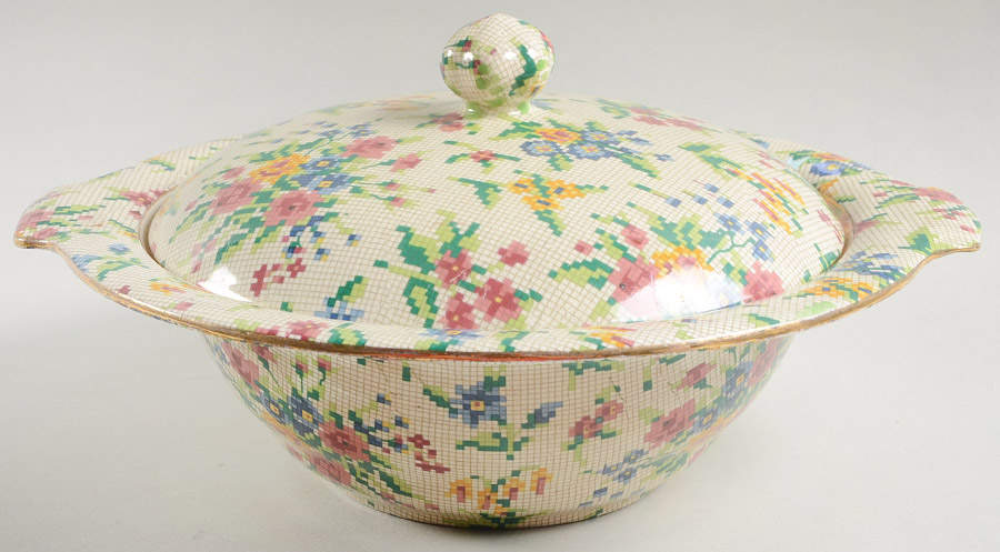 Queen Anne Round Covered Vegetable by Royal Winton-1