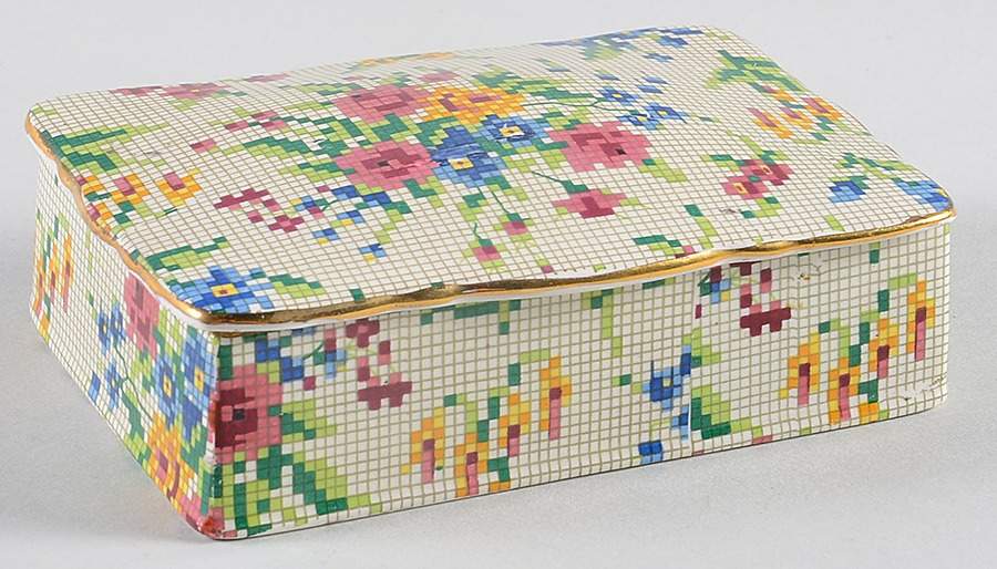 Queen Anne Small Candy Box by Royal Winton-1