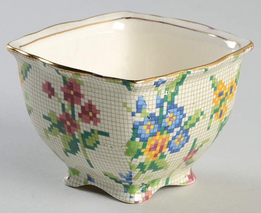 Queen Anne Ascot Flared Open Sugar Bowl by Royal Winton-1