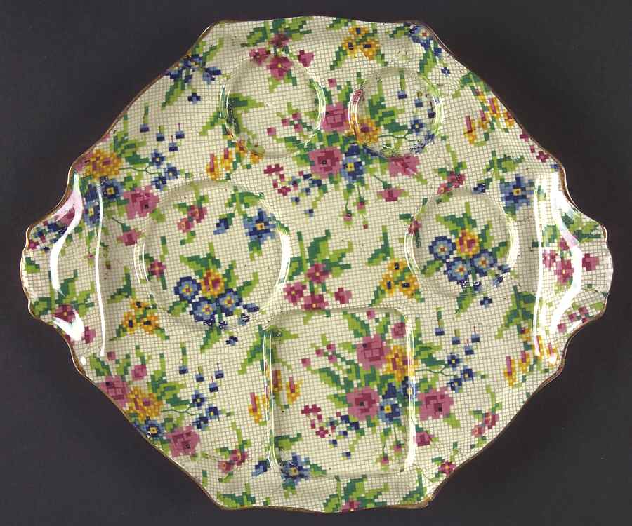 Queen Anne 6-Piece Breakfast Set, Tray Only by Royal Winton-1