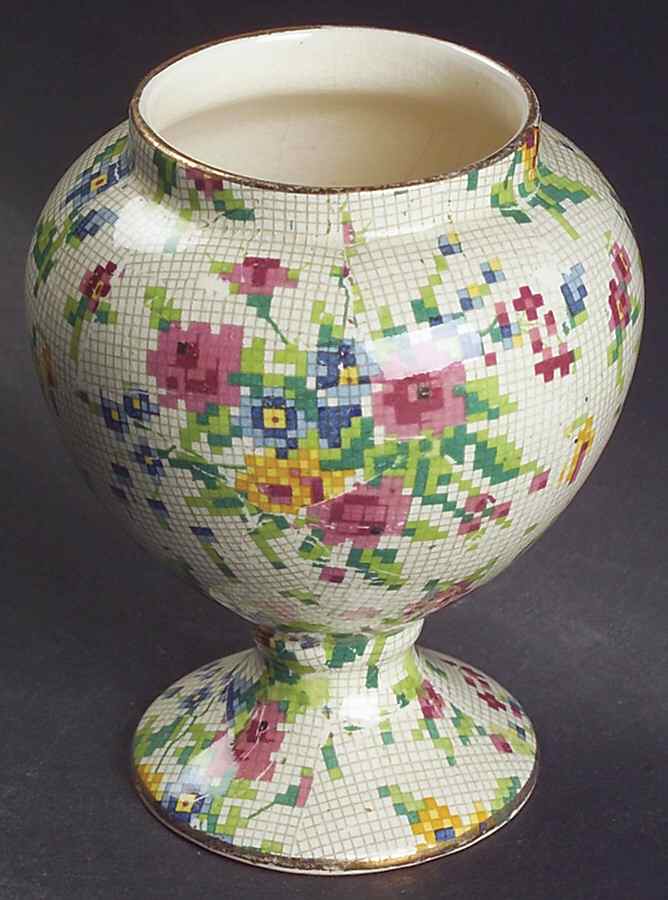 Queen Anne 4" Bulbous Vase by Royal Winton-1