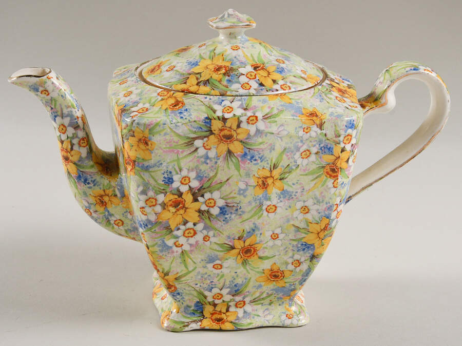 Richmond (Older) Ascot Teapot & Lid by Royal Winton-1