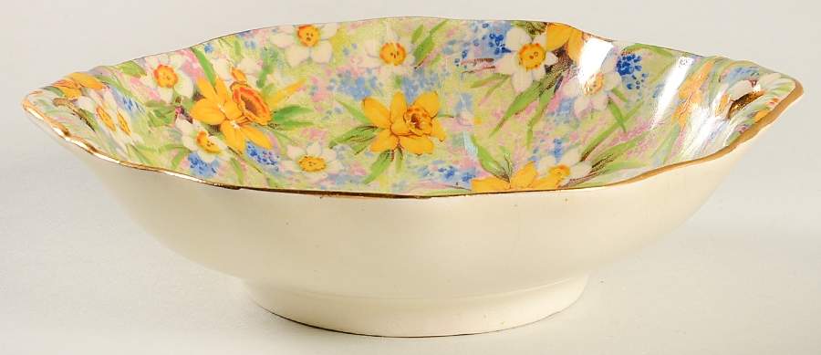Richmond (Older) 5" Round Nut Dish by Royal Winton-1