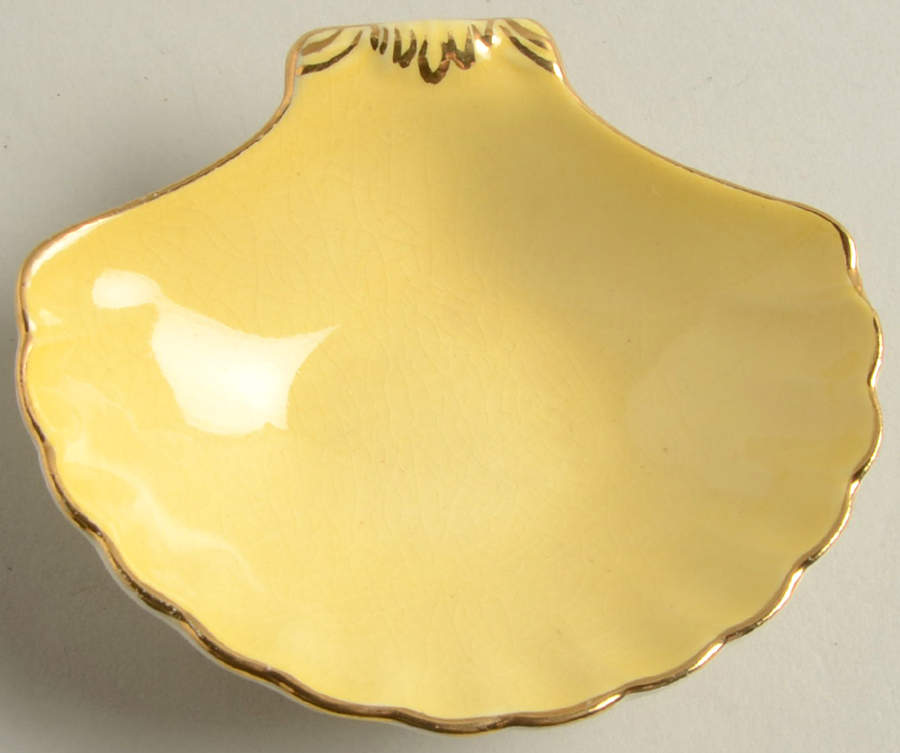 Rosebud Yellow (Yellow Background) 3" Shell Shaped Nut Dish by Royal Winton-1