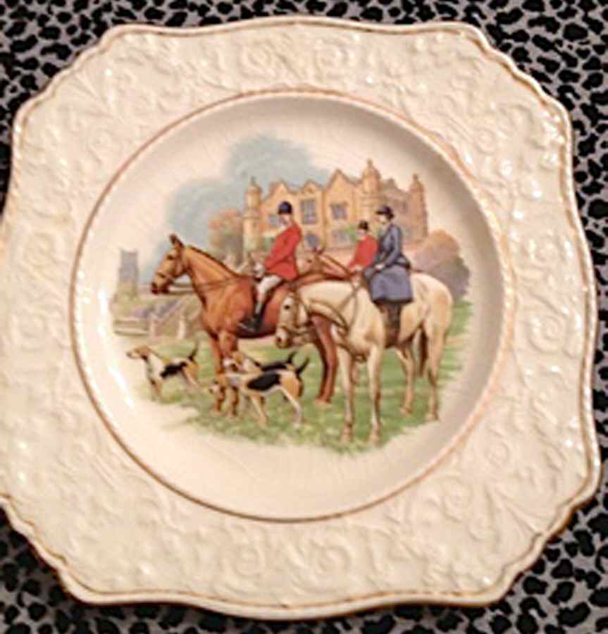 English Hunting Scenes Salad Plate w/Wedgwood Border by Royal Winton-1