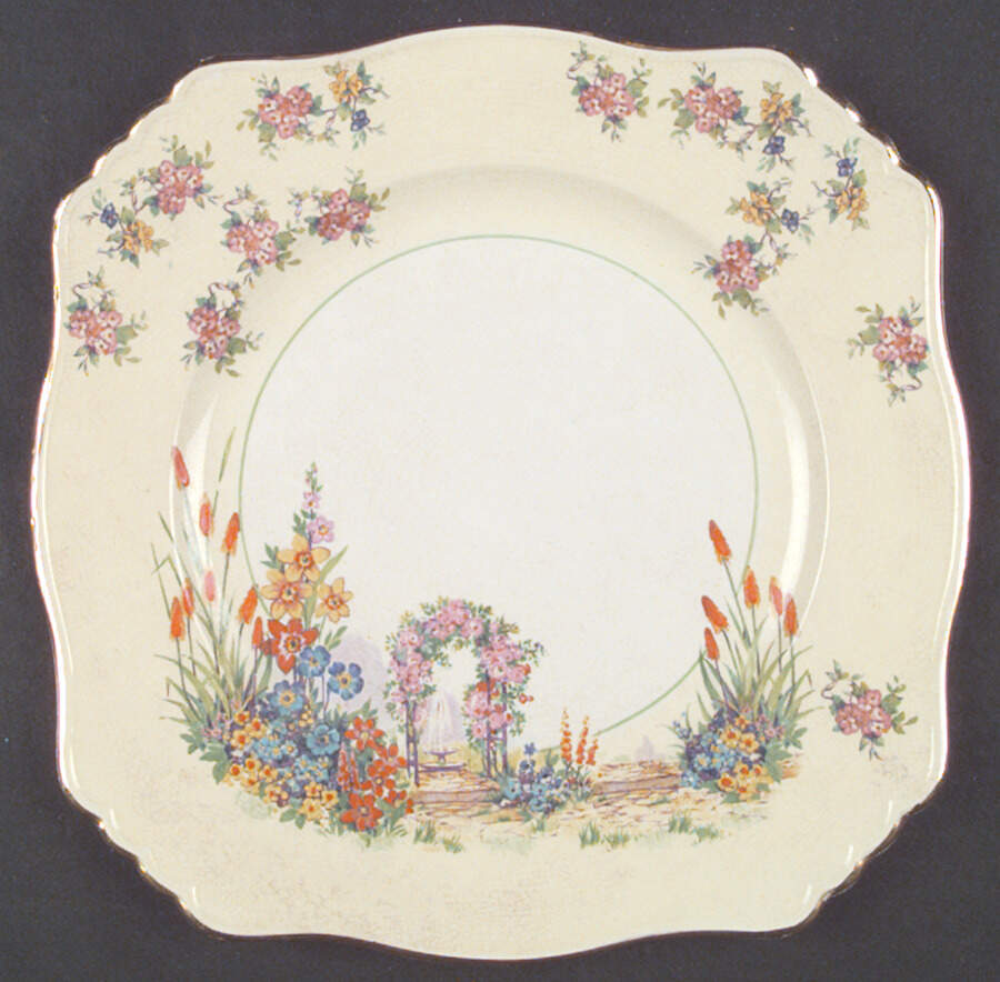 RWI5 Dinner Plate by Royal Winton-1