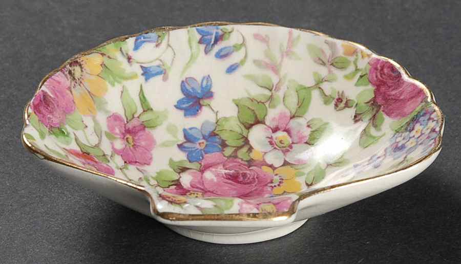 Summertime (Pre 1960, Cream Background, Gold Trim) 3" Shell Shaped Nut Dish by Royal Winton-1