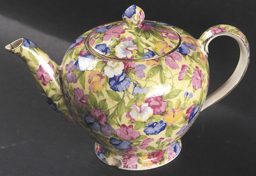Sweet Pea Mini Teapot & Lid by Royal Winton-1