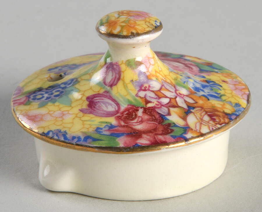 Welbeck (Older) Individual Breakfast Set Teapot-Lid by Royal Winton-1