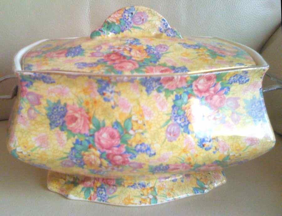 Welbeck (Older) Trinket Box & Lid by Royal Winton-1