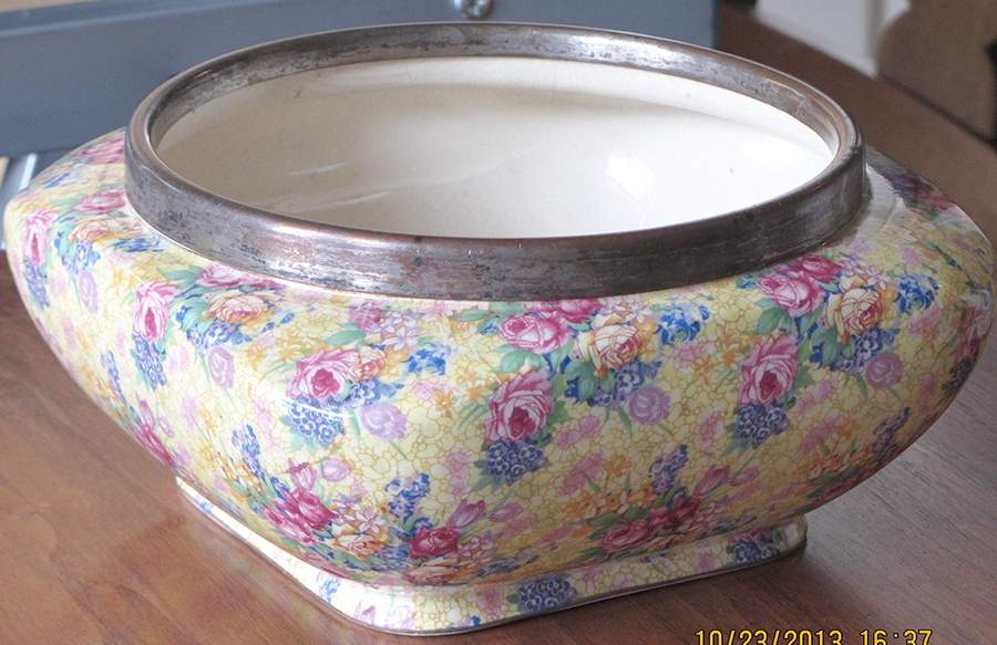 Welbeck (Older) 7" Salad Serving Bowl W/Metal Rim by Royal Winton-1