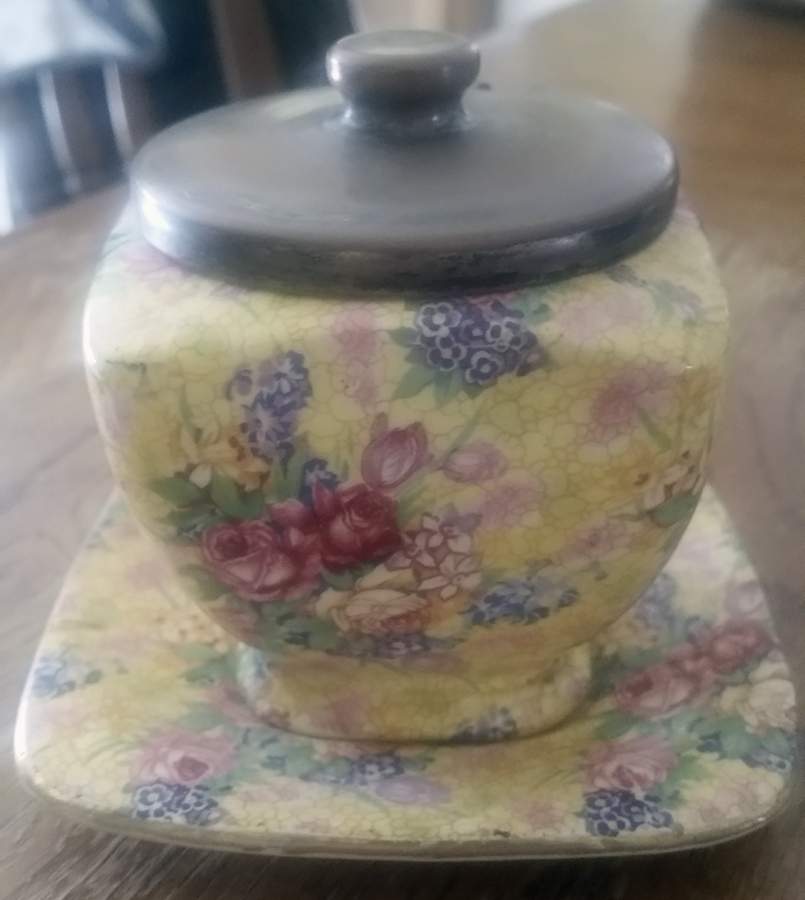 Welbeck (Older) Jam/Jelly & Metal Lid w/Underplate by Royal Winton-1
