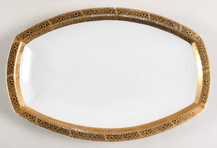 RYB3 11" Oval Serving Platter by Royal L B-1