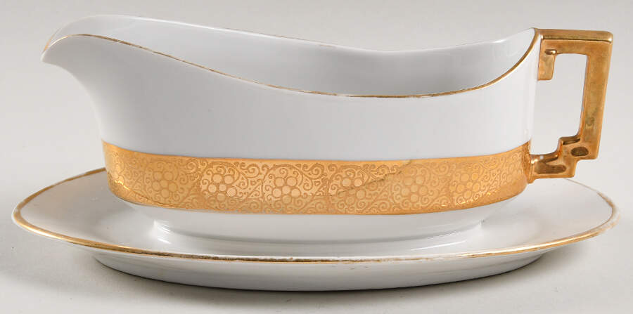 RYB3 Gravy Boat with Attached Underplate by Royal L B-1